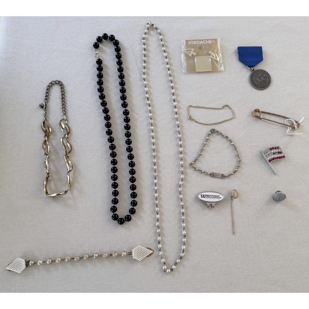 Vintage Jewelry Lot Necklaces Pins Bracelet Medal‎ Patriotic Mixed Estate